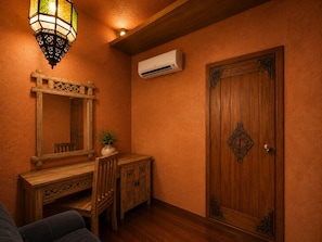 Two Bedroom Suite with Ocean View & Living Room | WiFi (free), bed sheets