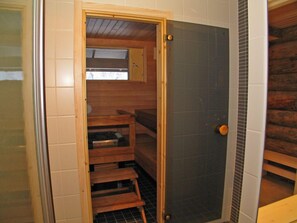 Chalet, 4 Bedrooms, Sauna | 1 bedroom, desk, iron/ironing board, cribs/infant beds - Kelokoto Chalets (Kuusamo)
