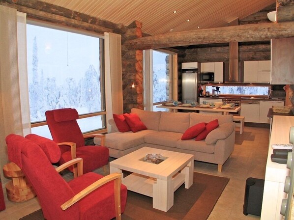 木屋, 4 間臥室, 三溫暖 | 起居區 | 平面電視、 DVD 播放機