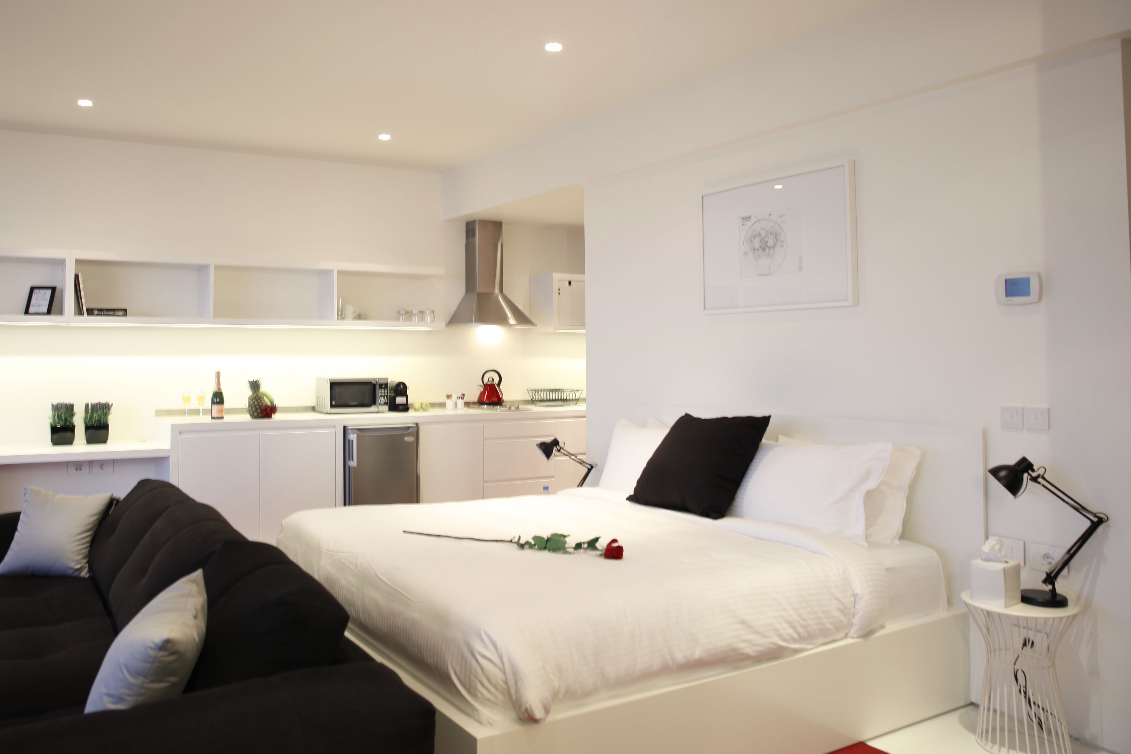 junior suite, sea view, sea facing | minibar, in-room safe, desk, blackout curtains