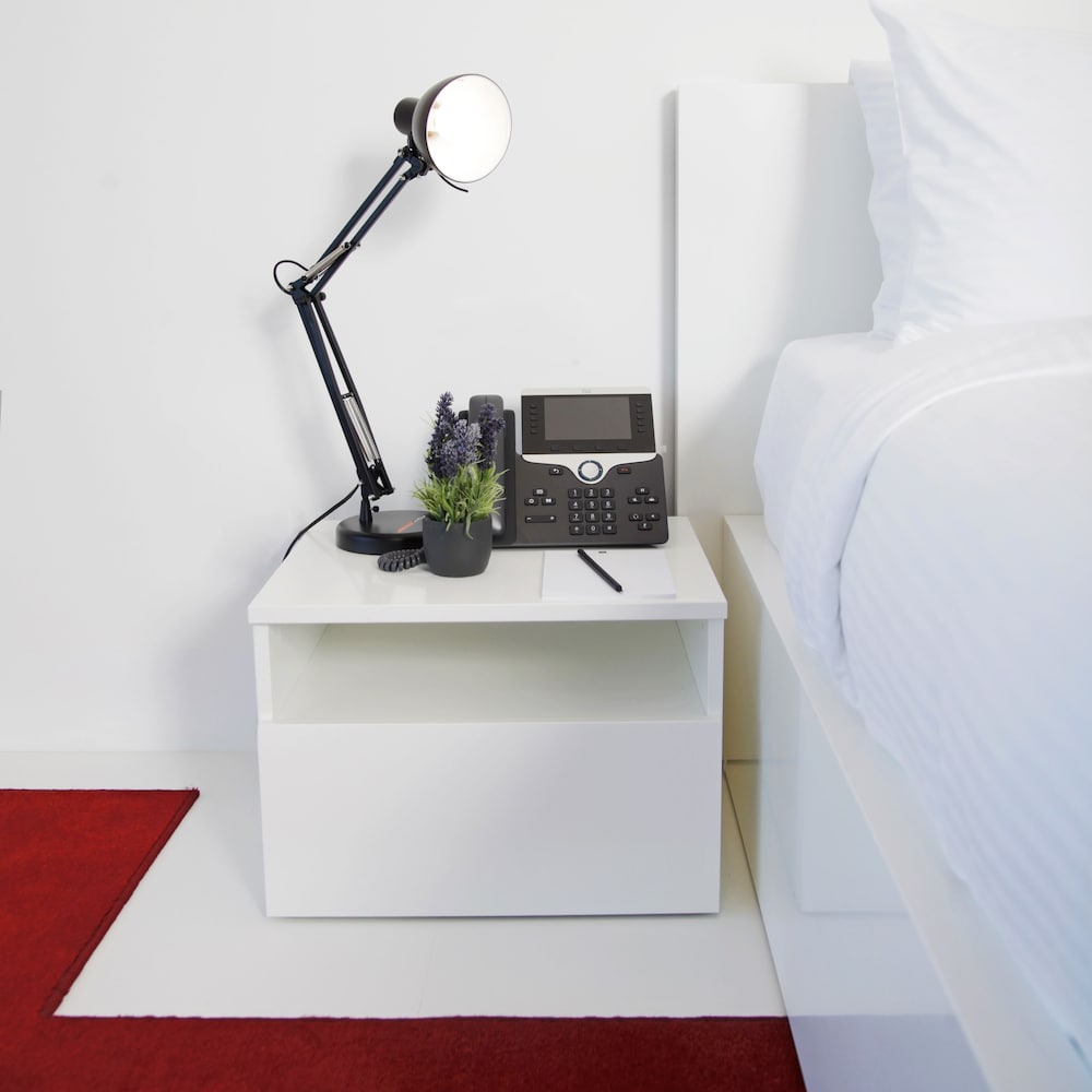 1866 Court & Suites by null