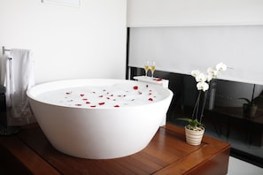 Premium Suite, Sea View, Sea Facing | Minibar, in-room safe, desk, blackout drapes - 1866 Court & Suites (Beirut)