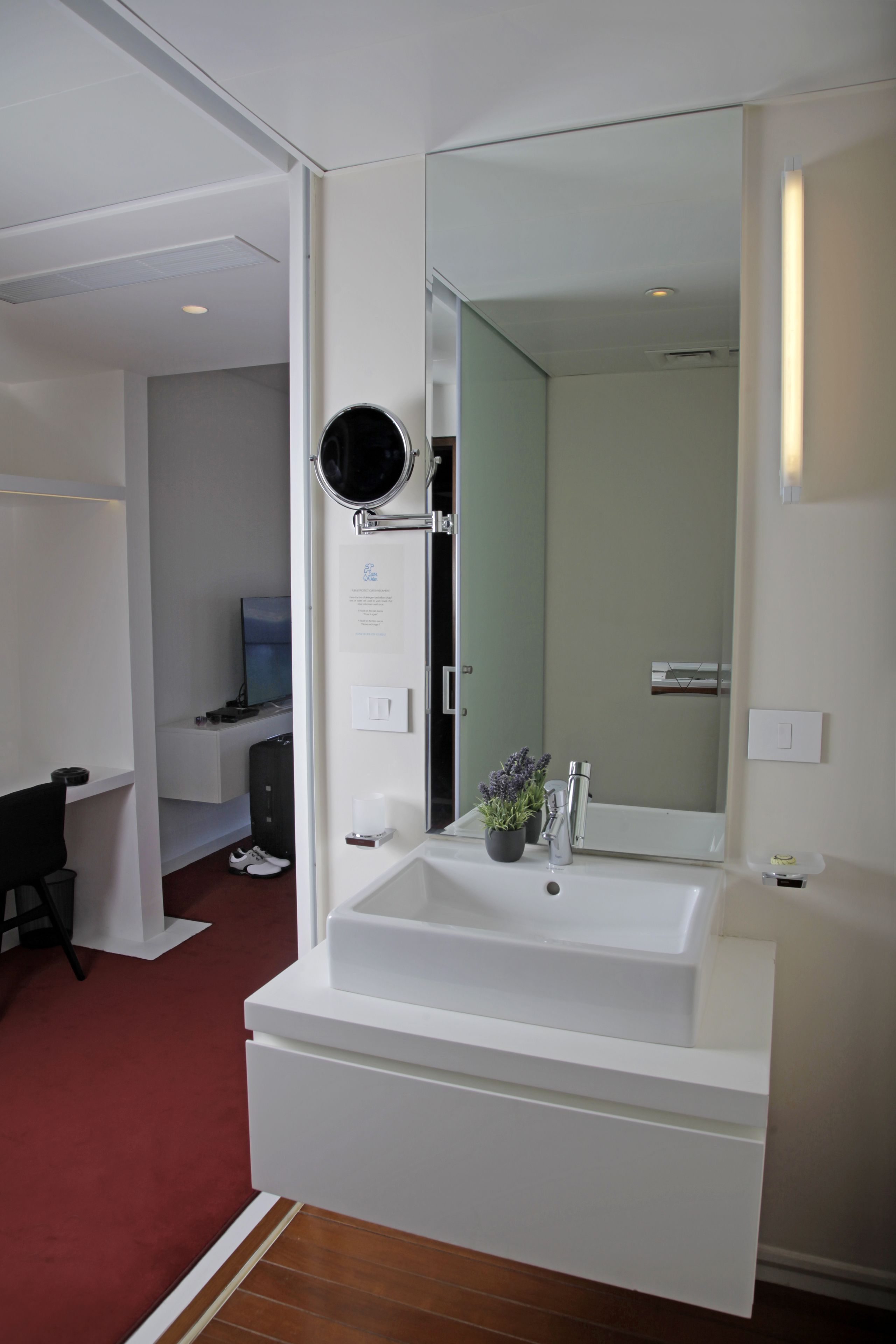 superior room, 1 queen bed, sea view, sea facing | bathroom sink