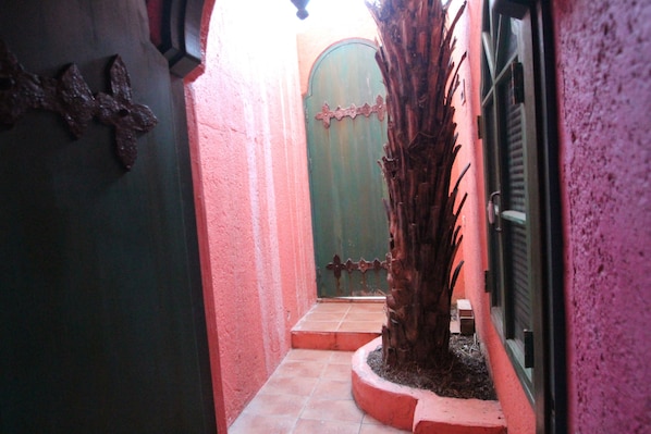 Economy Double Room, 1 Double Bed | Desk, blackout drapes, rollaway beds, free WiFi