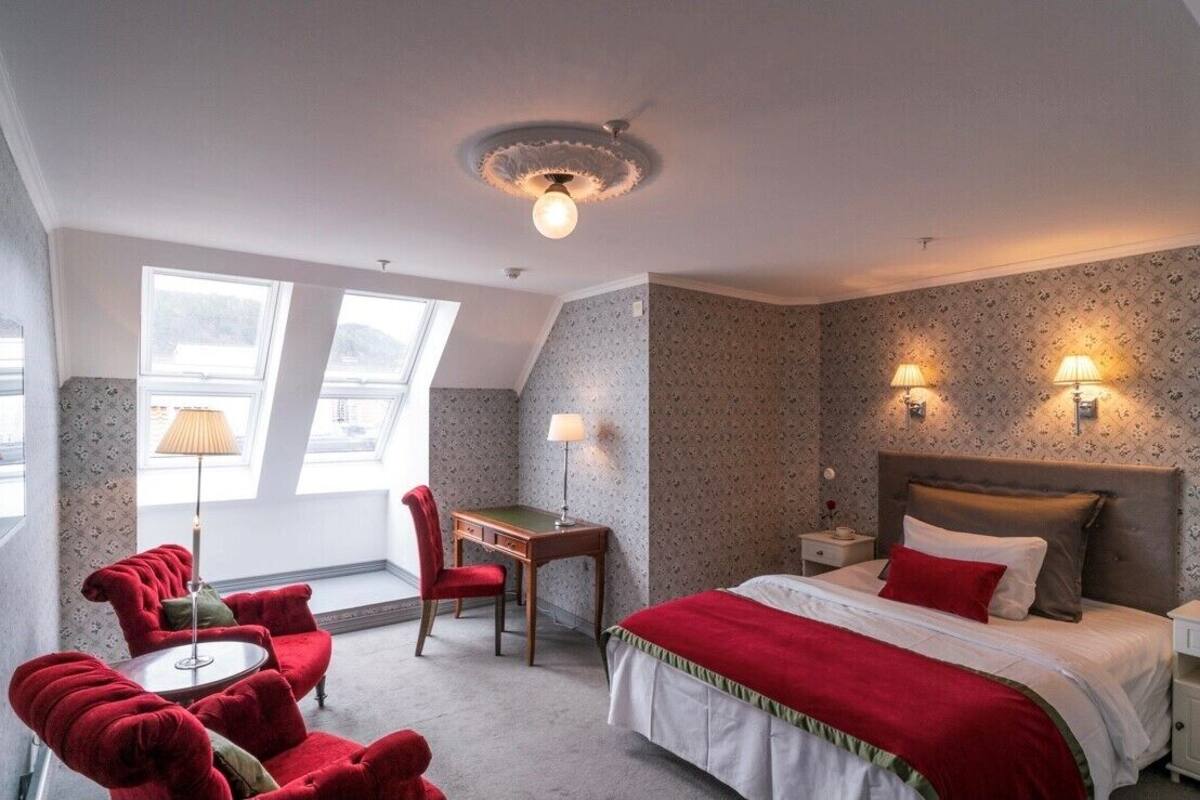Double Room | Desk, soundproofing, free WiFi, bed sheets