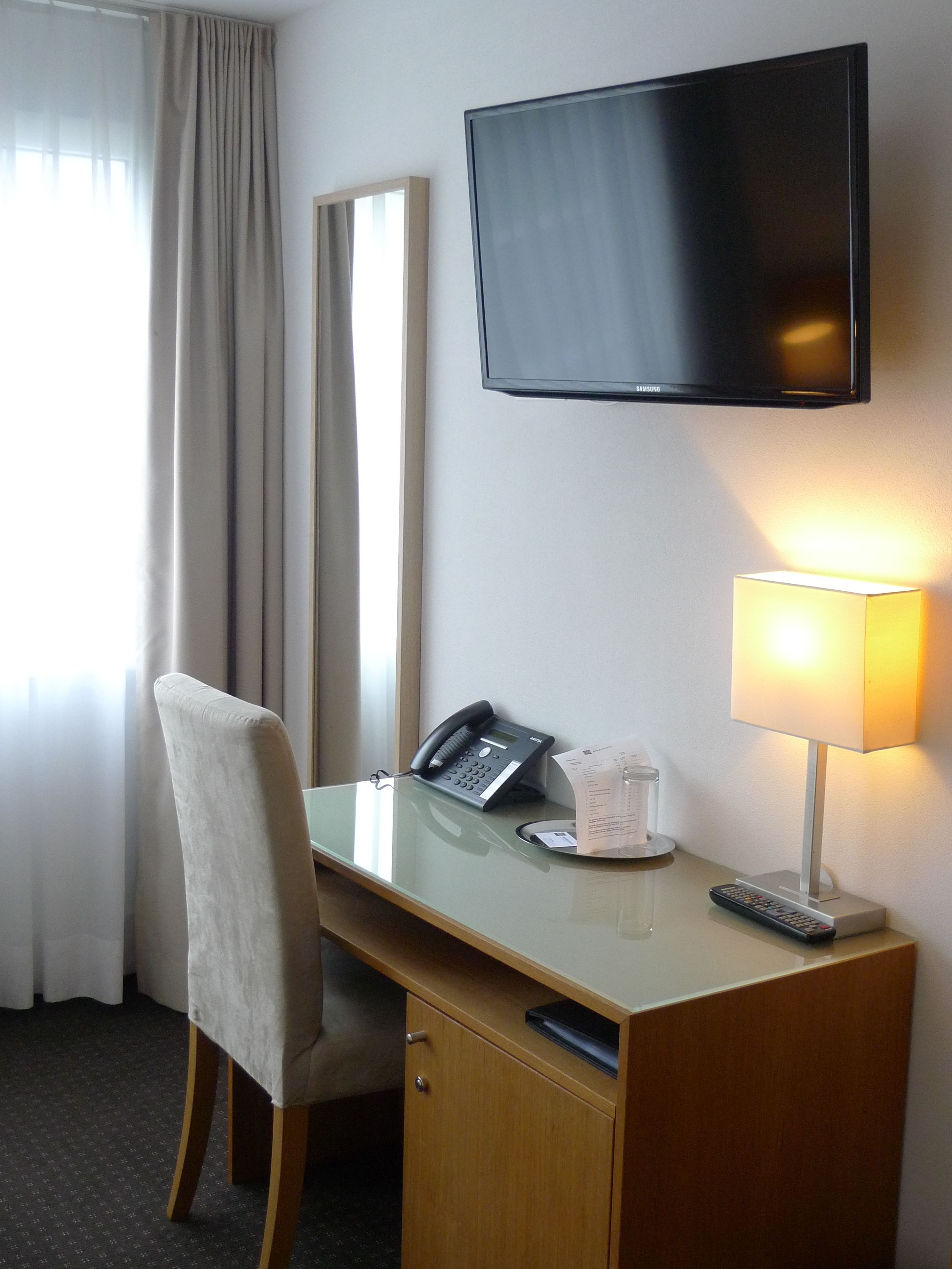 basic single room | living area | flat-screen tv, heated floors