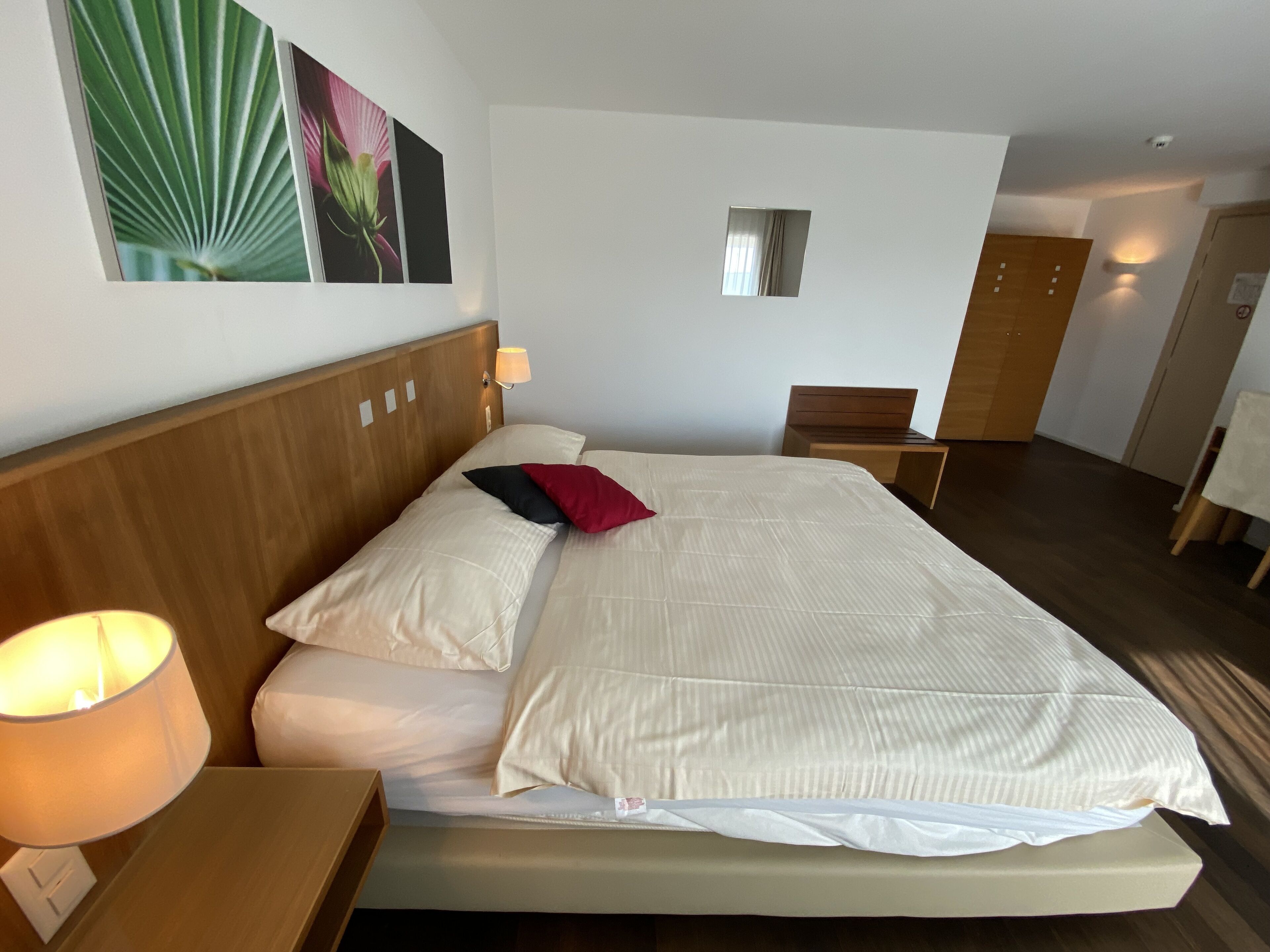 double room, balcony | 1 bedroom, in-room safe, desk, iron/ironing board