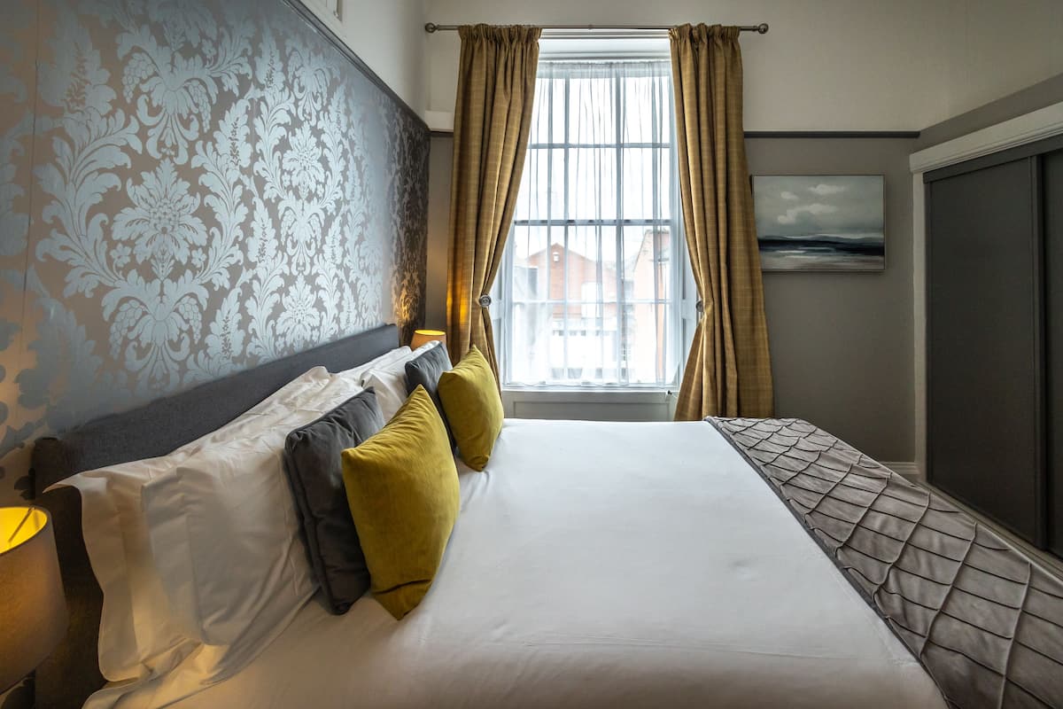 Executive Double Room, Ensuite (Inland View)