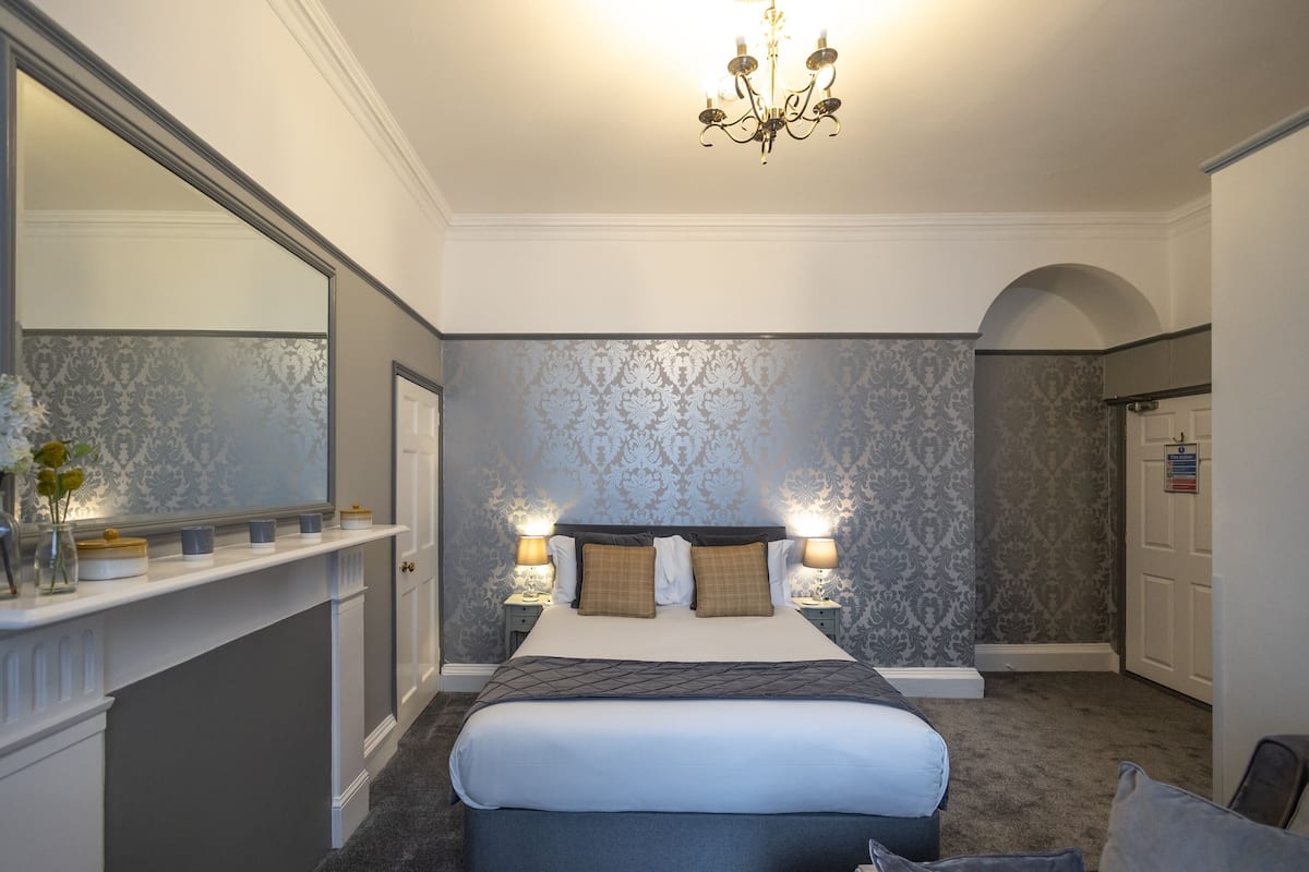 Superior Double Room, Ensuite (Inland View)