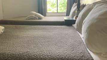 Economy Double or Twin Room, 2 Queen Beds, Non Smoking, Shared Bathroom | 1 bedroom, individually decorated, individually furnished