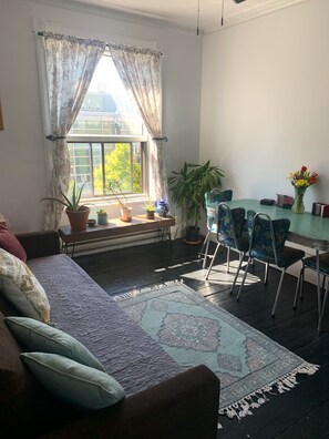 บริเวณนั่งเล่น