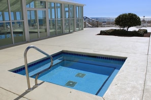 Piscine intérieure, piscine extérieure