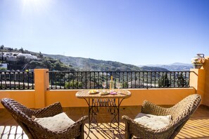 Apartment, 3 Bedrooms, Terrace, Mountain View | Balcony