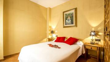 Apartment, 2 Bedrooms, Terrace, Mountain View | Desk, blackout drapes, cribs/infant beds, rollaway beds