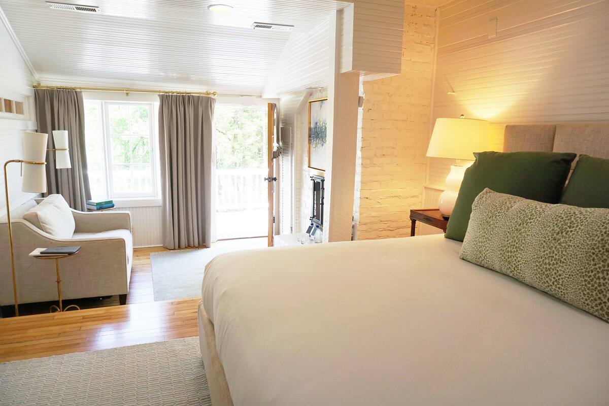 livery stables | premium bedding, pillow-top beds, individually decorated