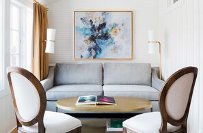 Livery Stables | Hochwertige Bettwaren, Pillowtop-Betten, individuell dekoriert