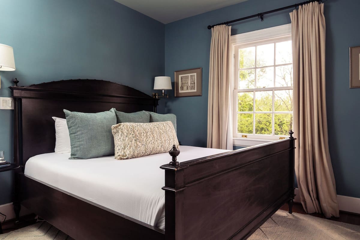 Manor House Suite | Ropa de cama de alta calidad y camas con pillow-top
