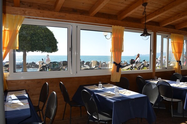 Lunch and dinner served, Italian cuisine - Hotel San Pietro (Chiavari)
