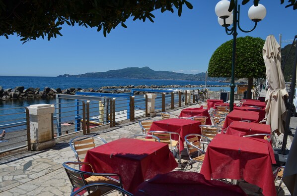 Lunch and dinner served, Italian cuisine - Hotel San Pietro (Chiavari)