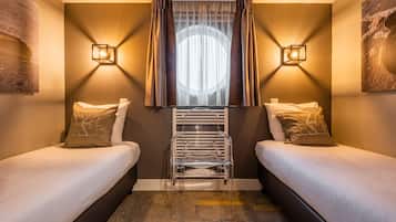 Comfort Triple Room | In-room safe, desk, cots/infant beds, free WiFi