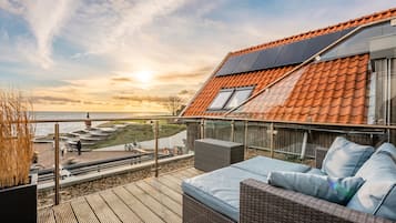 Twin Room, Balcony, Sea View | In-room safe, desk, cribs/infant beds, free WiFi