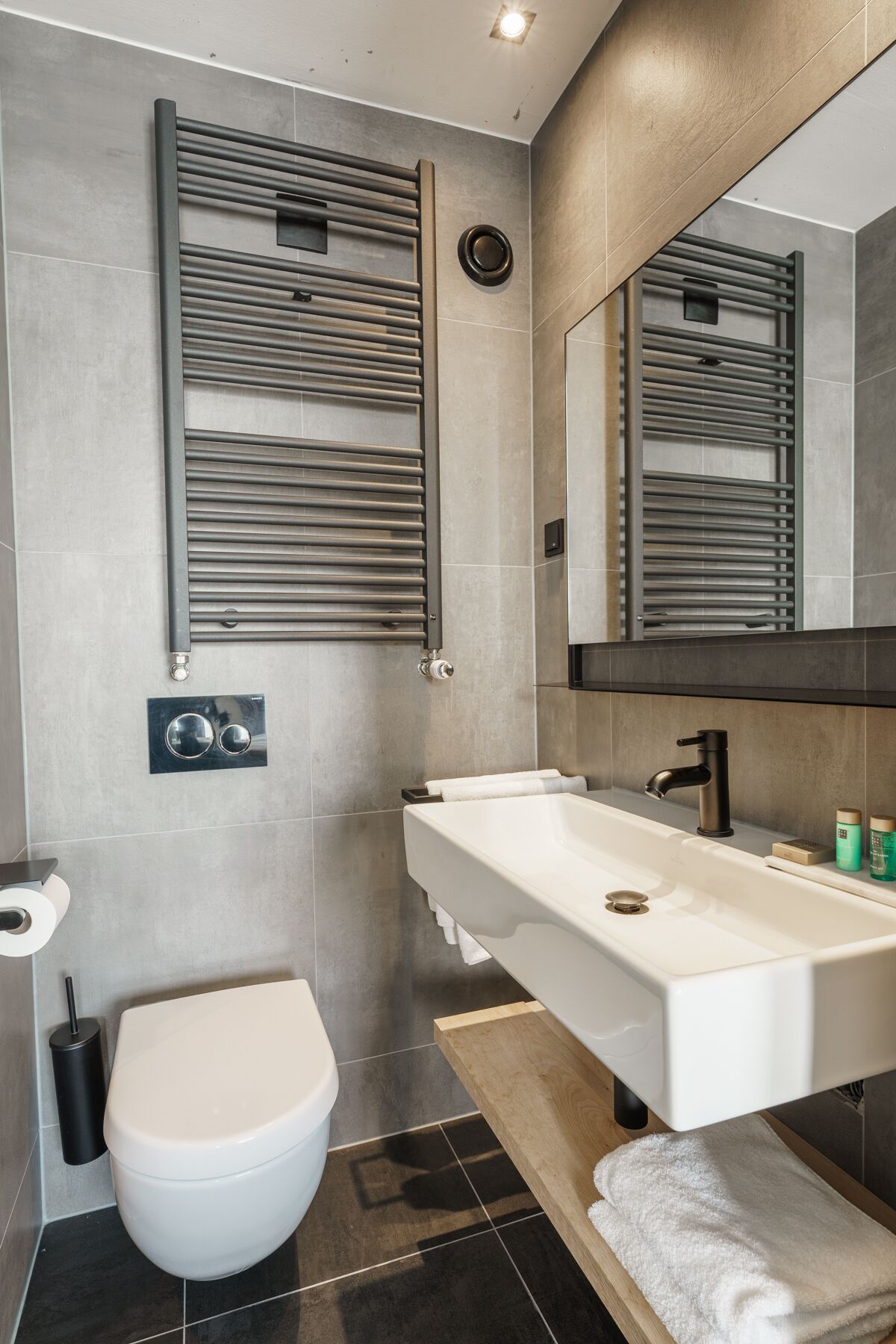 twin room, balcony, sea view | bathroom | shower, rainfall showerhead, free toiletries, hair dryer
