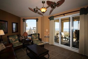Condo Luxe, 2 chambres | Salle de séjour