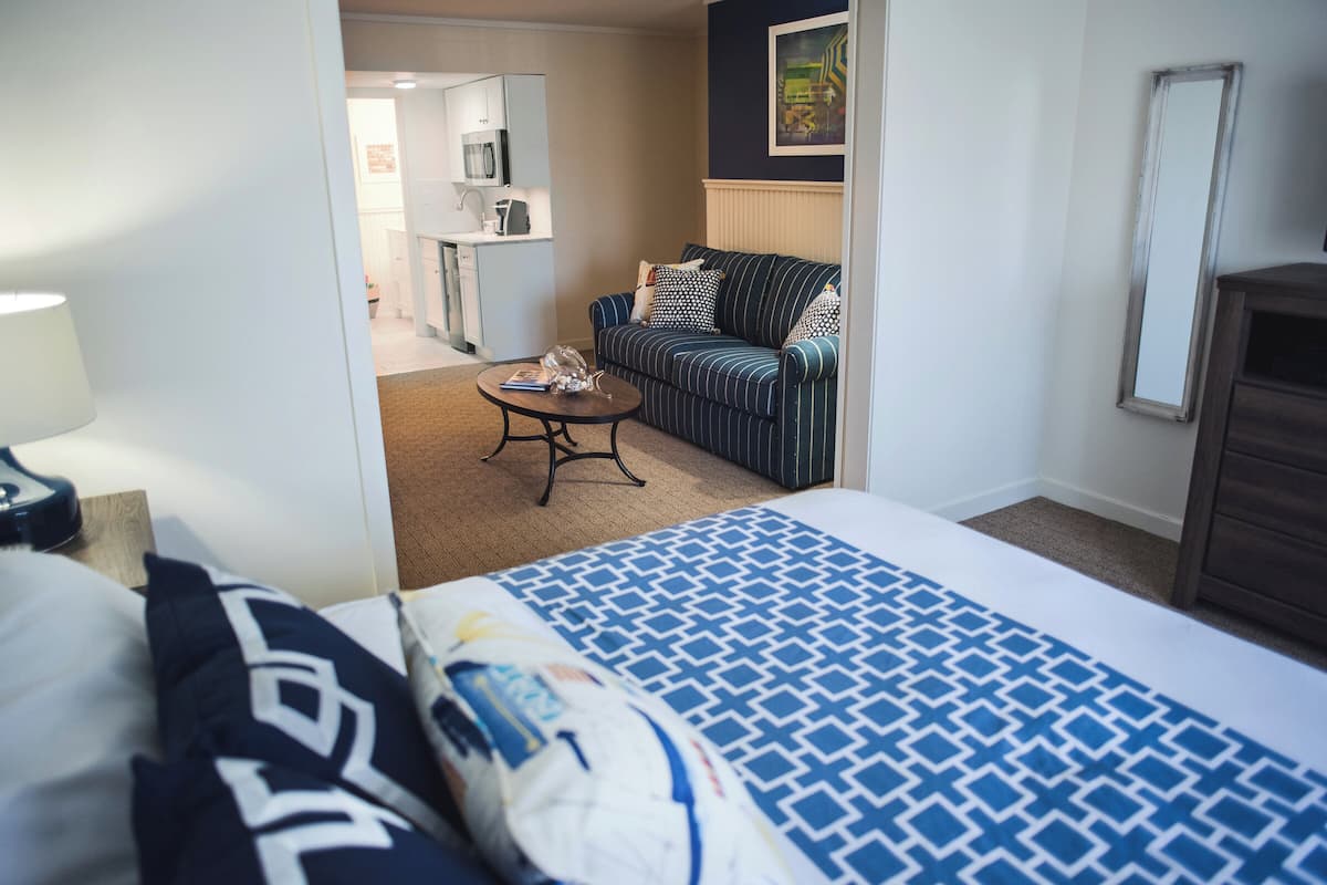 Suite estudio, 1 cama de matrimonio grande, cocina básica | Ropa de cama de alta calidad y escritorio