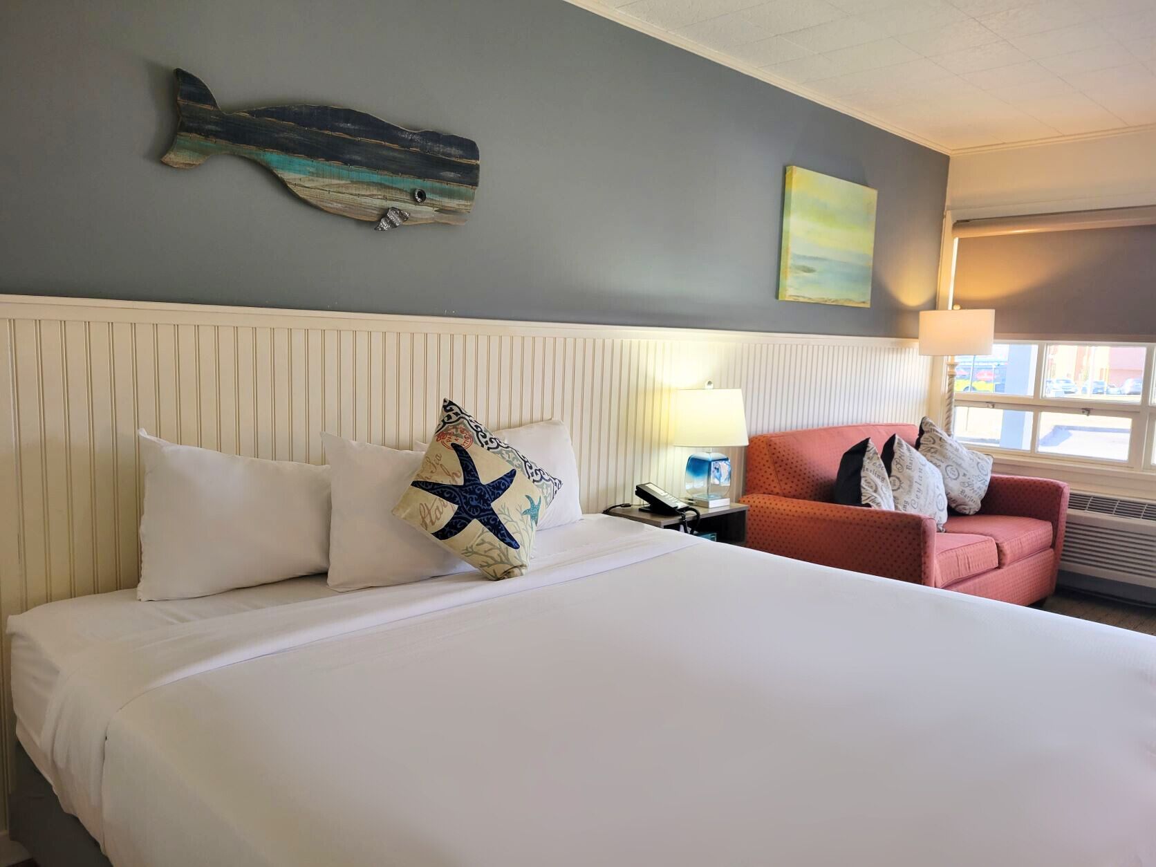 1 bedroom, premium bedding, desk, laptop workspace