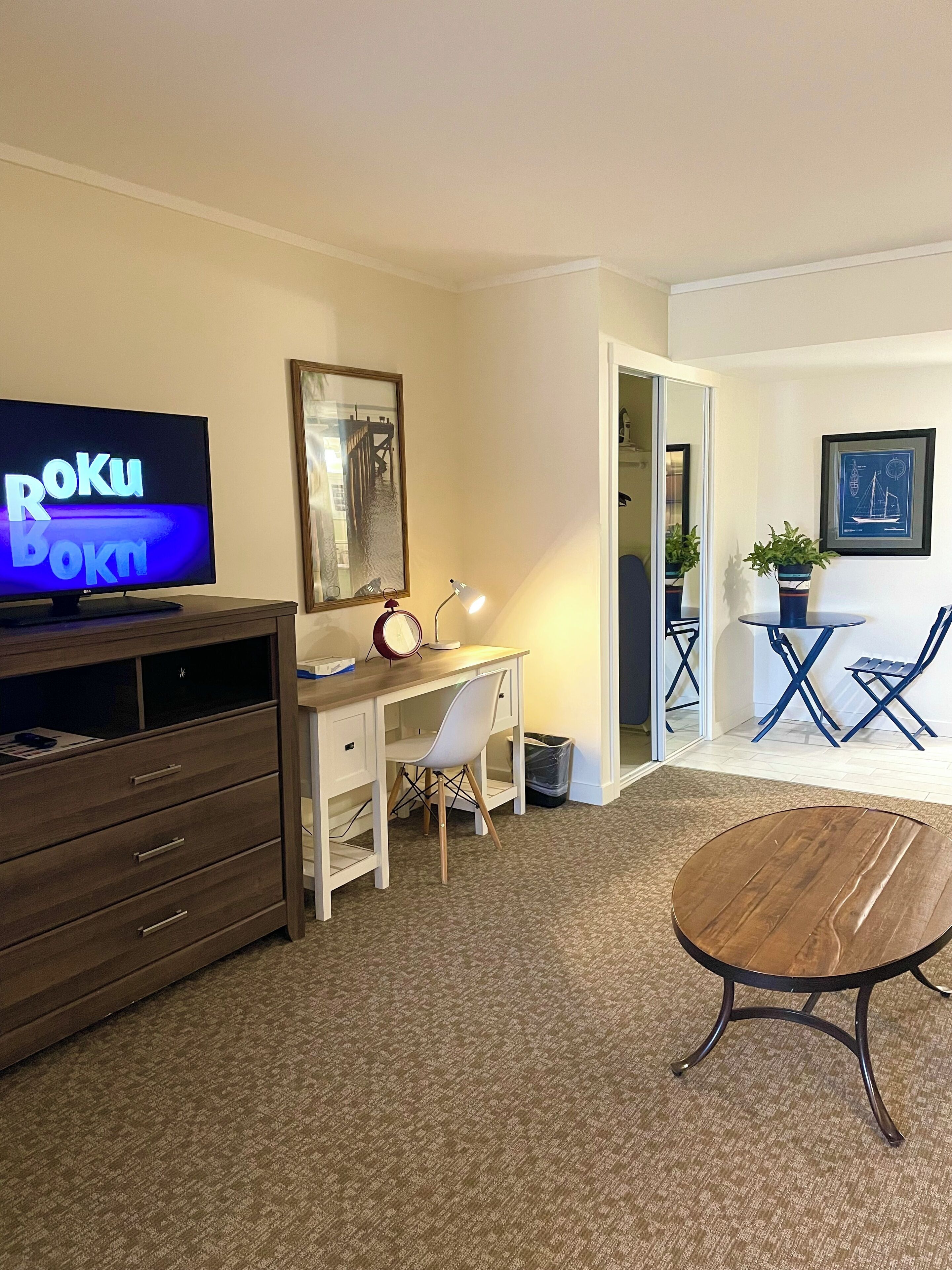 studio suite, 1 king bed, kitchenette | 1 bedroom, premium bedding, desk, laptop workspace