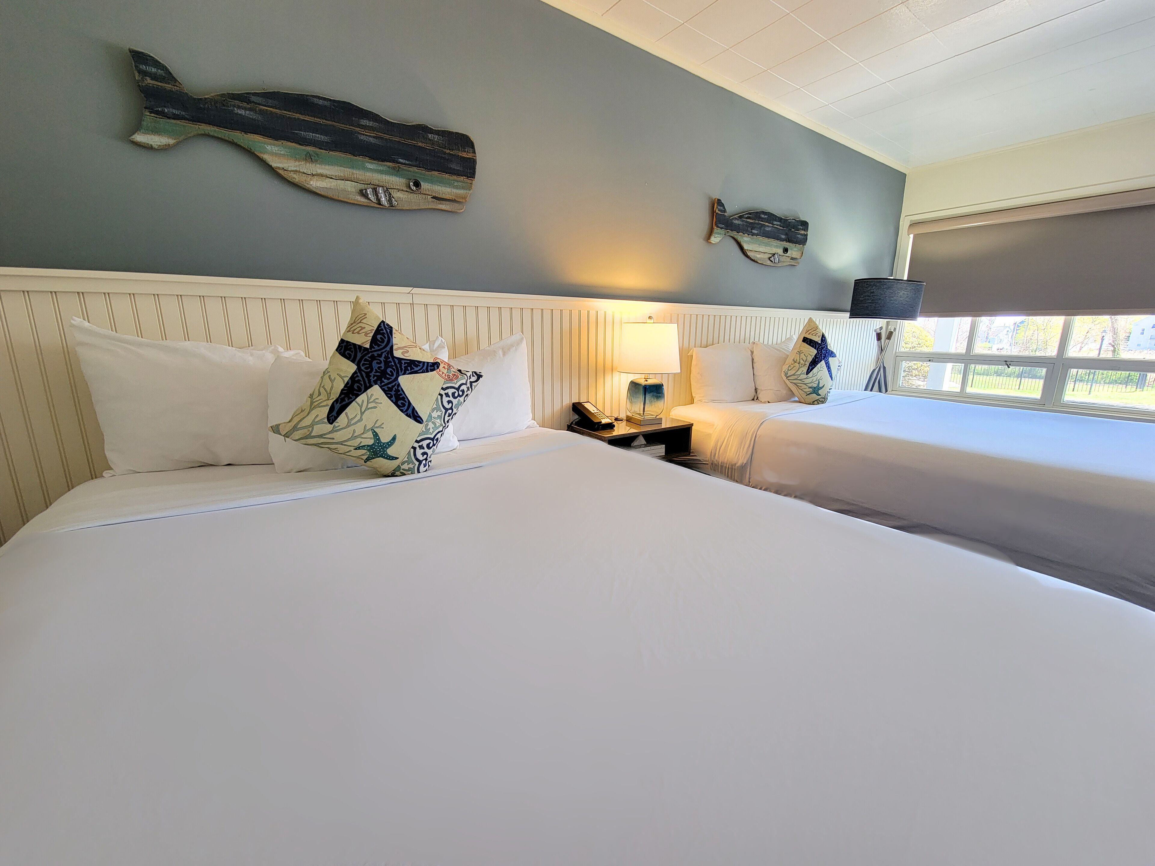 1 bedroom, premium bedding, desk, laptop workspace