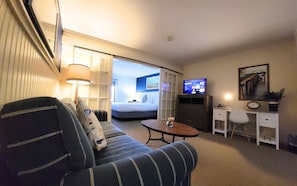 Suite estudio, 1 cama King size, cocineta | Ropa de cama de alta calidad y escritorio