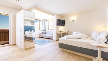 Suite Comfort, 1 camera da letto, sauna, vista montagna | Biancheria da letto ipoallergenica, copriletto in piuma, minibar