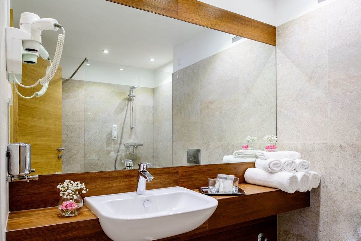 Comfort Double Room | Bathroom