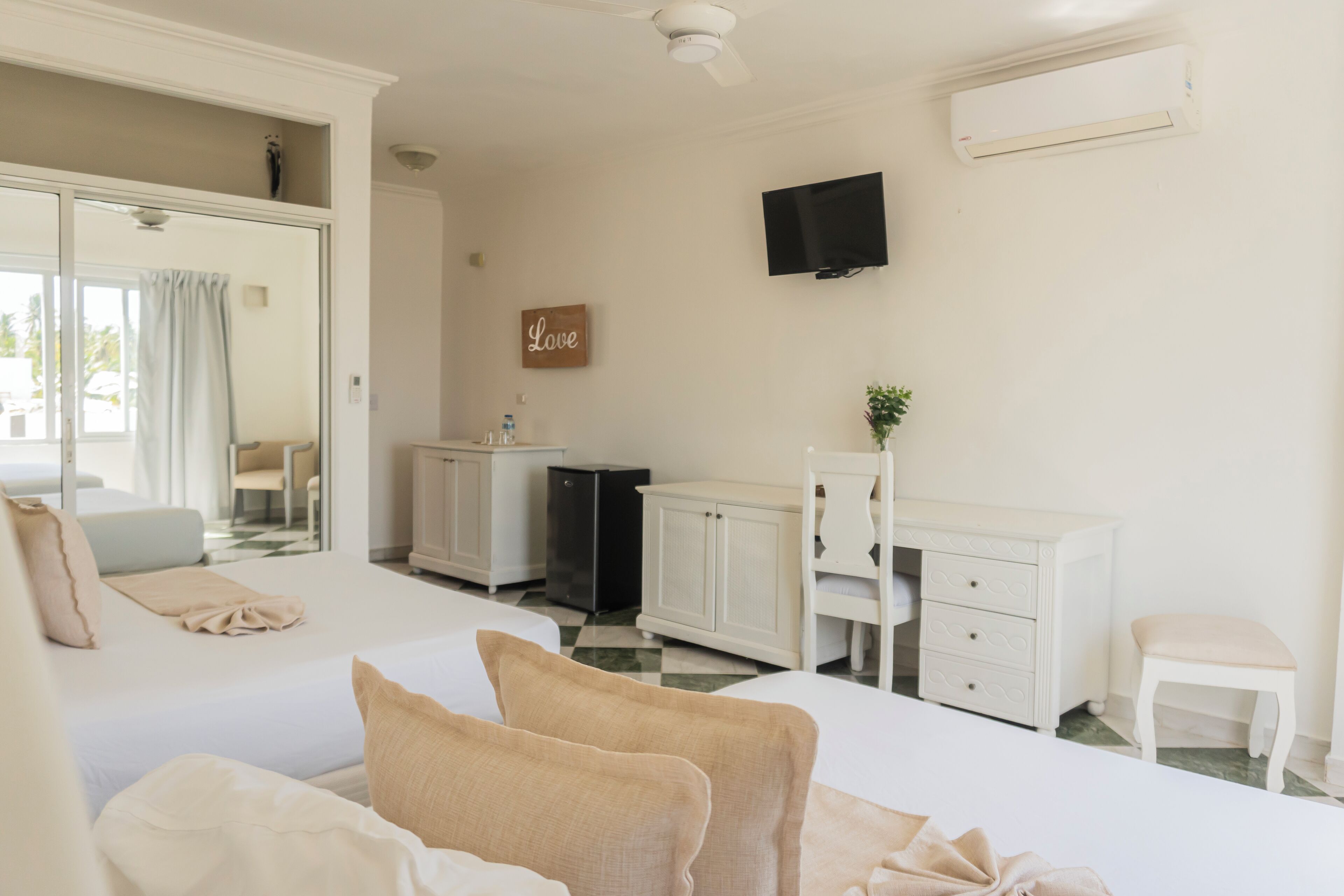 Photo - Hotel Checkin El Cortecito