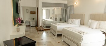 Hotel Checkin El Cortecito