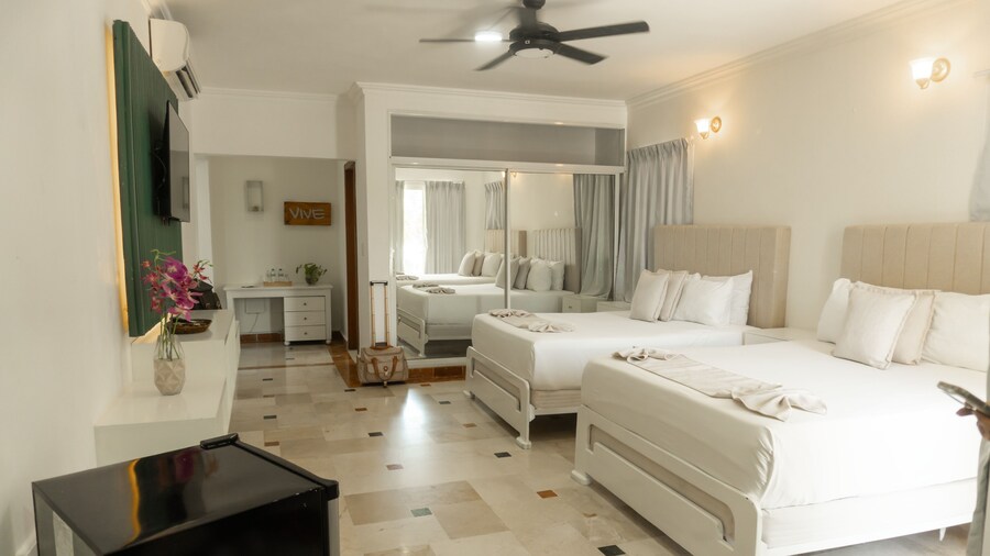 Hotel Checkin El Cortecito