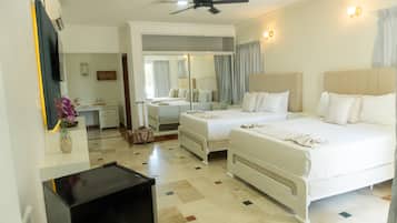 Master Suite | Edredón, caja de seguridad en la habitación y decoración personalizada