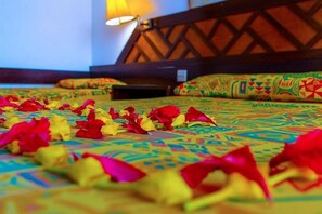 Premium bedding, pillowtop beds, in-room safe, desk
