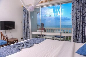 Seprai premium, bantalan ekstra lembut, brankas, dan meja kerja