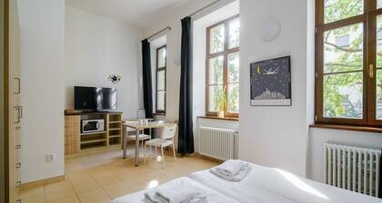 Ginosi Elema Apartel