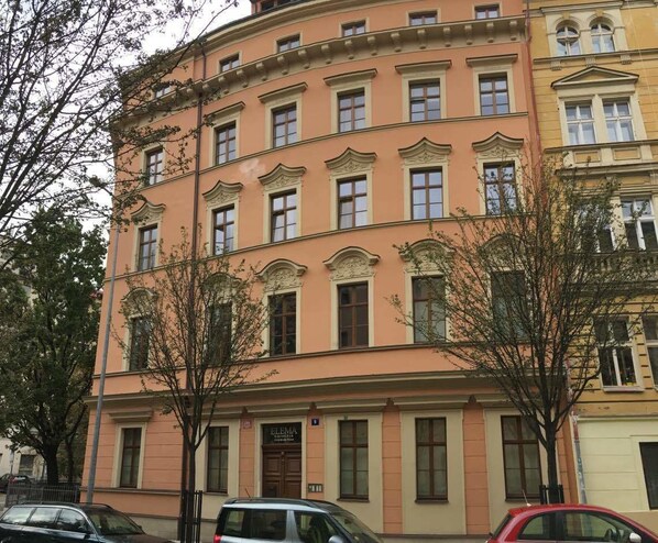 Estúdio básico | Fachada