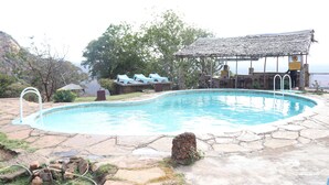 Pool - Ngulia Safari Lodge (Tsavo)