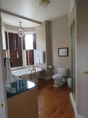 Suite (The Gettysburg) | Bathroom | Separate bathtub and shower, jetted bath, free toiletries, hair dryer - The Swope Manor Bed & Breakfast (Gettysburg)