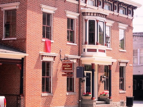 Property entrance. The Swope Manor Bed & Breakfast