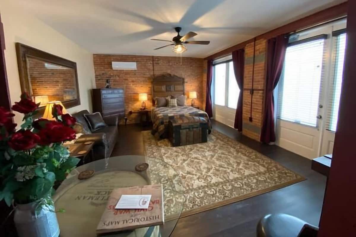 Habitación doble | Ropa de cama de alta calidad y tabla de planchar con plancha