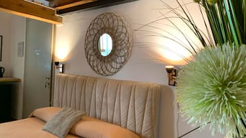 Vierbettzimmer | 3 Schlafzimmer, hochwertige Bettwaren, Schreibtisch