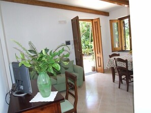 公寓, 2 間臥室 (3 People) | 起居區 | 電視