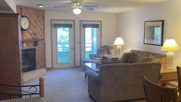 Premium Condo, 2 Bedrooms, 2 Bathrooms (Jacuzzi Tub in Master Bath)