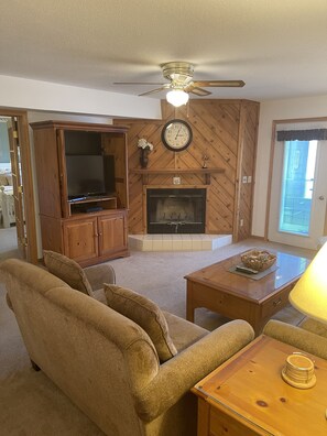 Premium Condo, 2 Bedrooms, 2 Bathrooms (Jacuzzi Tub in Master Bath) | 2 bedrooms, individually decorated, individually furnished, desk - Condos at 530 E. Hiawatha (Wisconsin Dells)